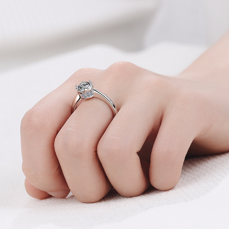 Exquisite Platinum PT950 Brigh - Moissanite Engagement Ring 1 Carat review and price